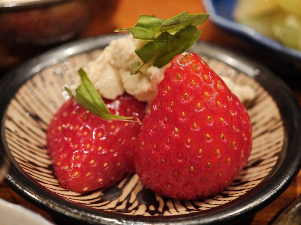 代々木上原「焼鳥 弥栄」の前菜