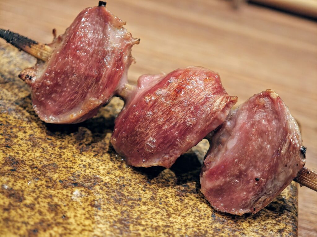 代々木上原「焼鳥 弥栄」の砂肝