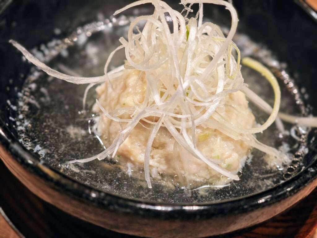 代々木上原「焼鳥 弥栄」の肉団子