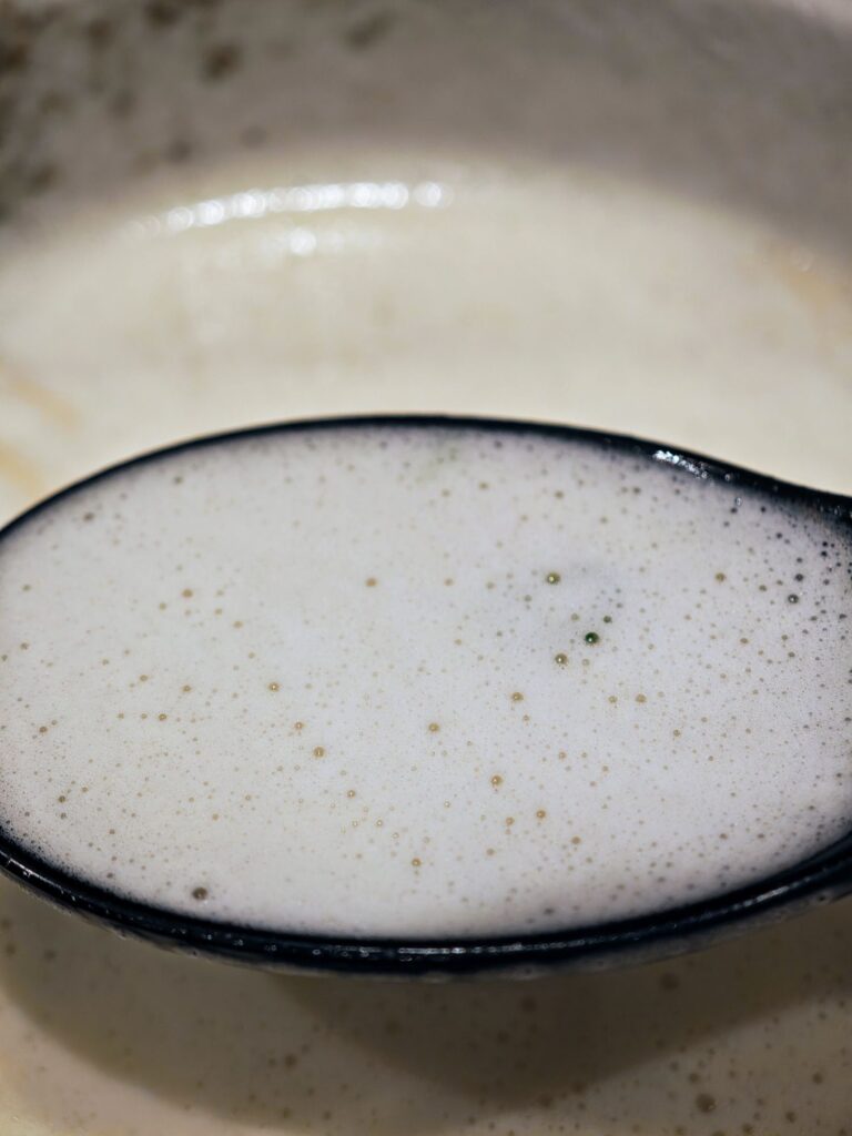 代々木上原「焼鳥 弥栄」の〆のラーメン