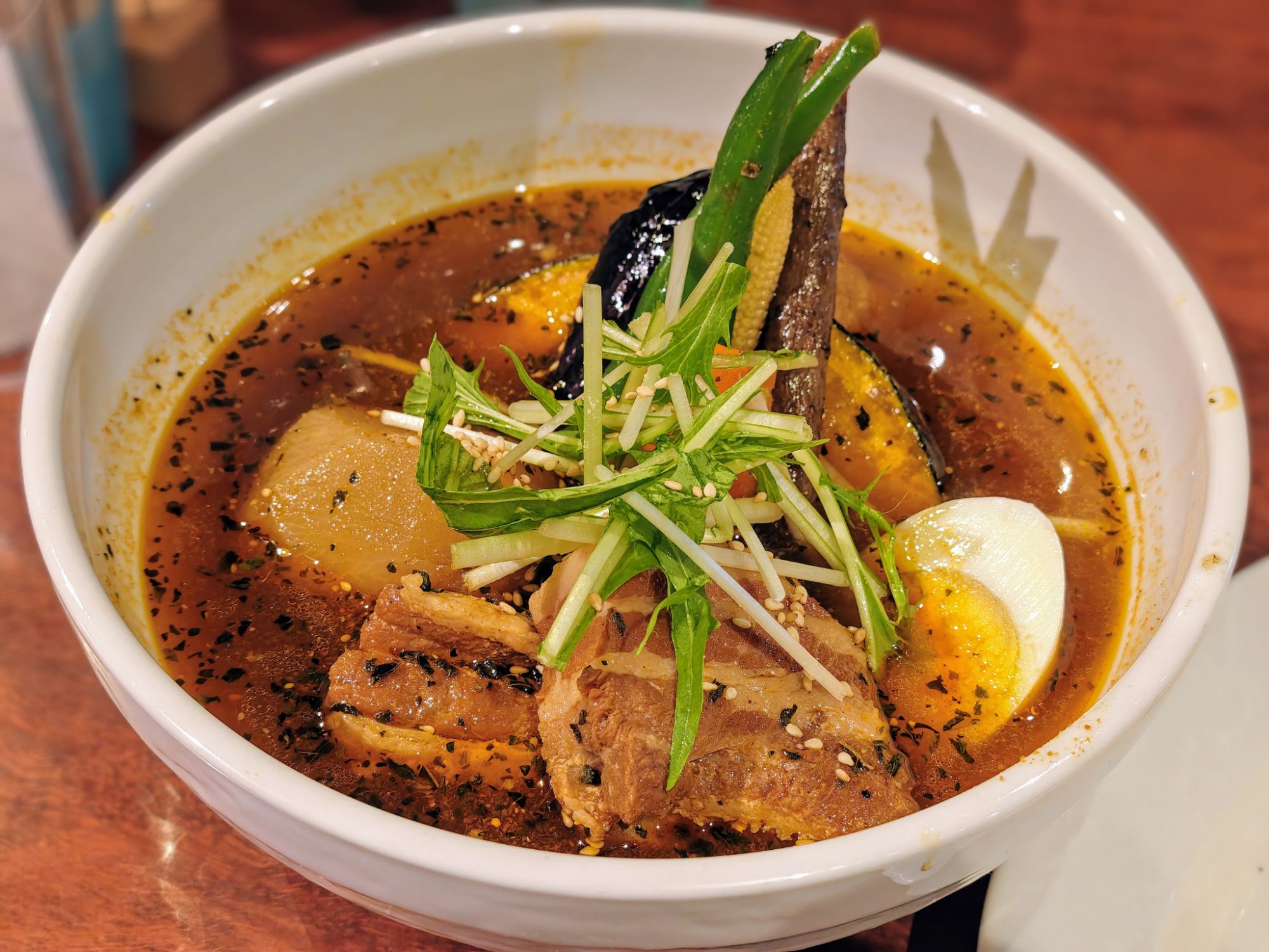 新宿「東京ドミニカ」の角煮スープカレー