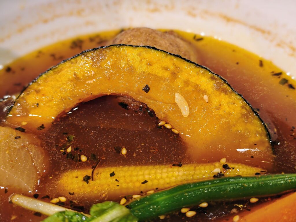 新宿「東京ドミニカ」の角煮スープカレー