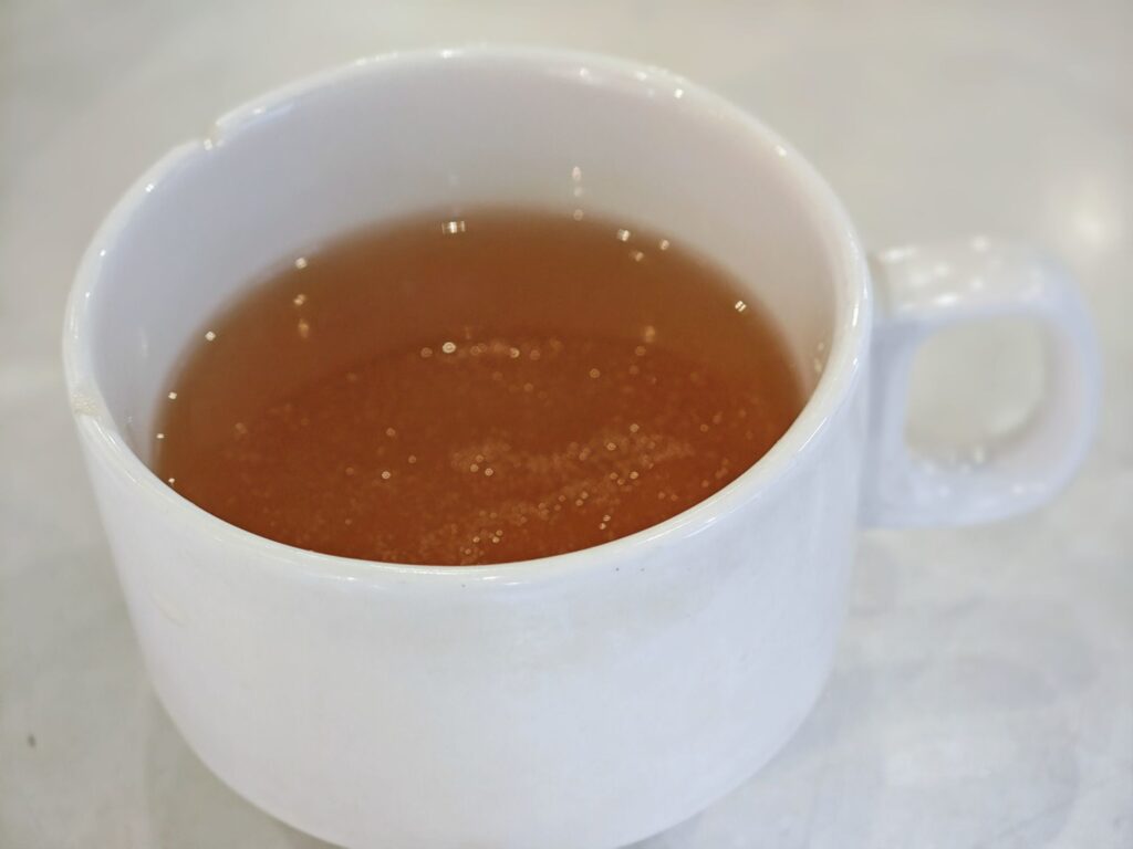 四谷「バンビ」のコンソメスープ