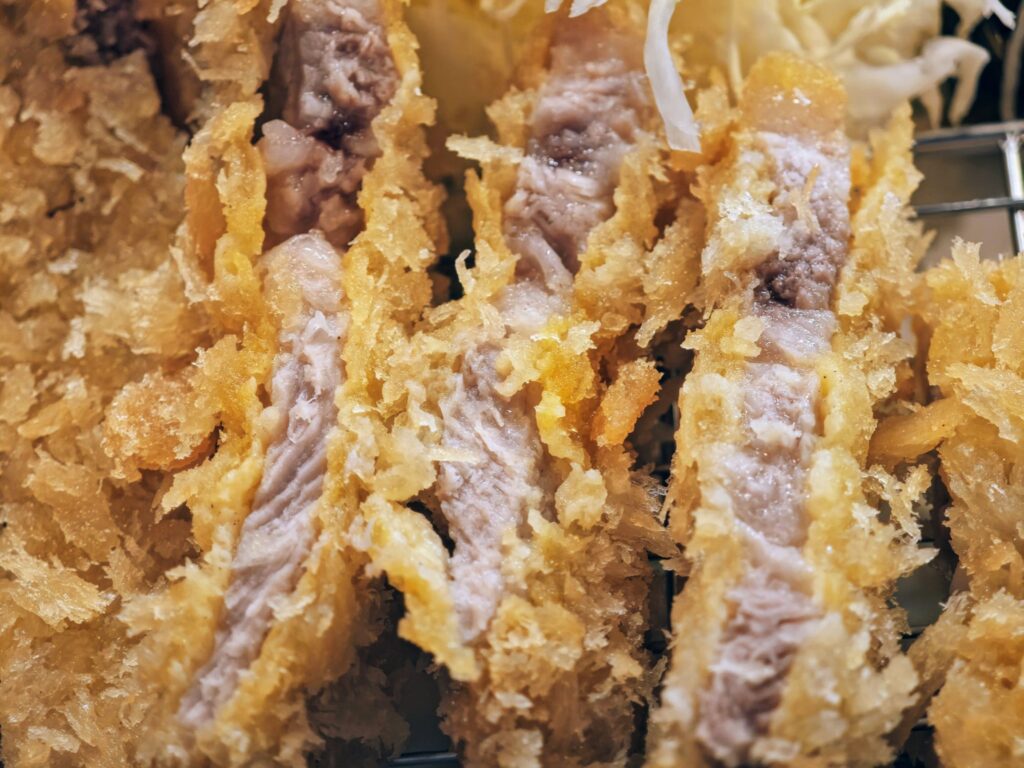 池袋「とんかつ・牛カツ 油屋」の上ロースカツ定食