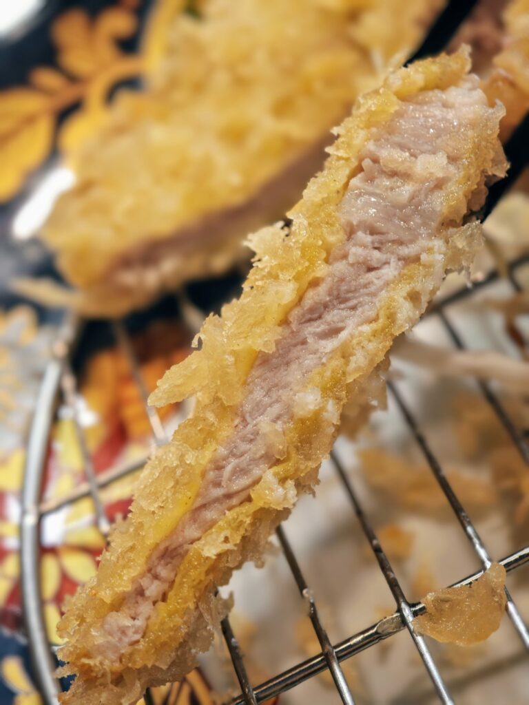 池袋「とんかつ・牛カツ 油屋」の上ロースカツ定食