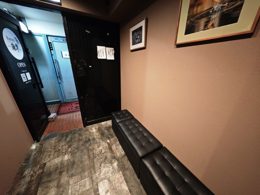 赤坂「Ramen 翡翠」の店内