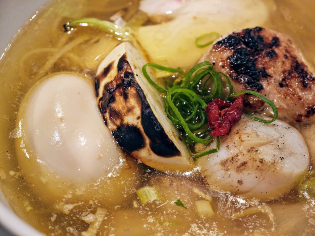 赤坂「Ramen 翡翠」の特製塩ラーメン