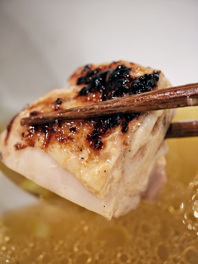 赤坂「Ramen 翡翠」の鶏モモ肉