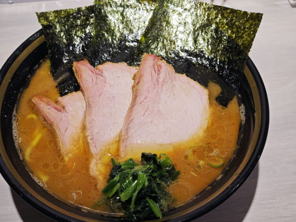 市ヶ谷「てつ家」のチャーシュー麺(中盛)