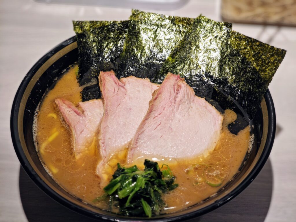 市ヶ谷「てつ家」のチャーシュー麺（中盛）