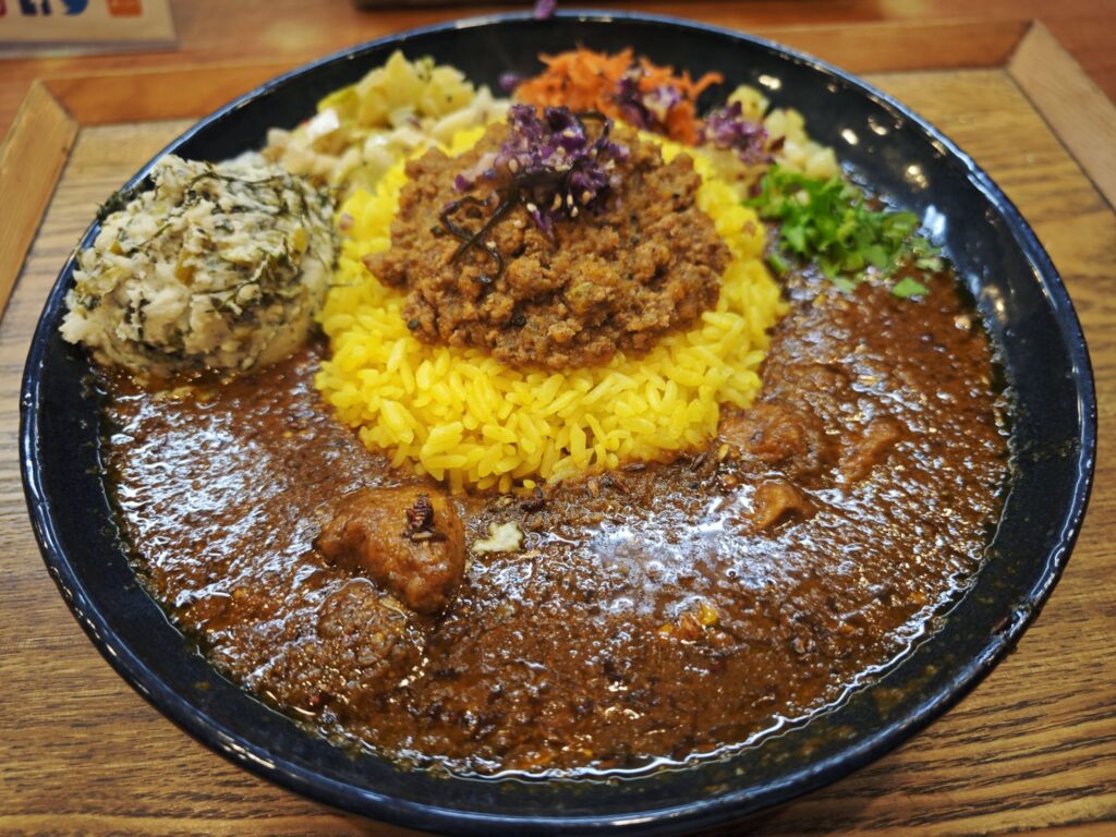 高円寺「スパイスカレー青藍」のカレーZ定食2種盛り