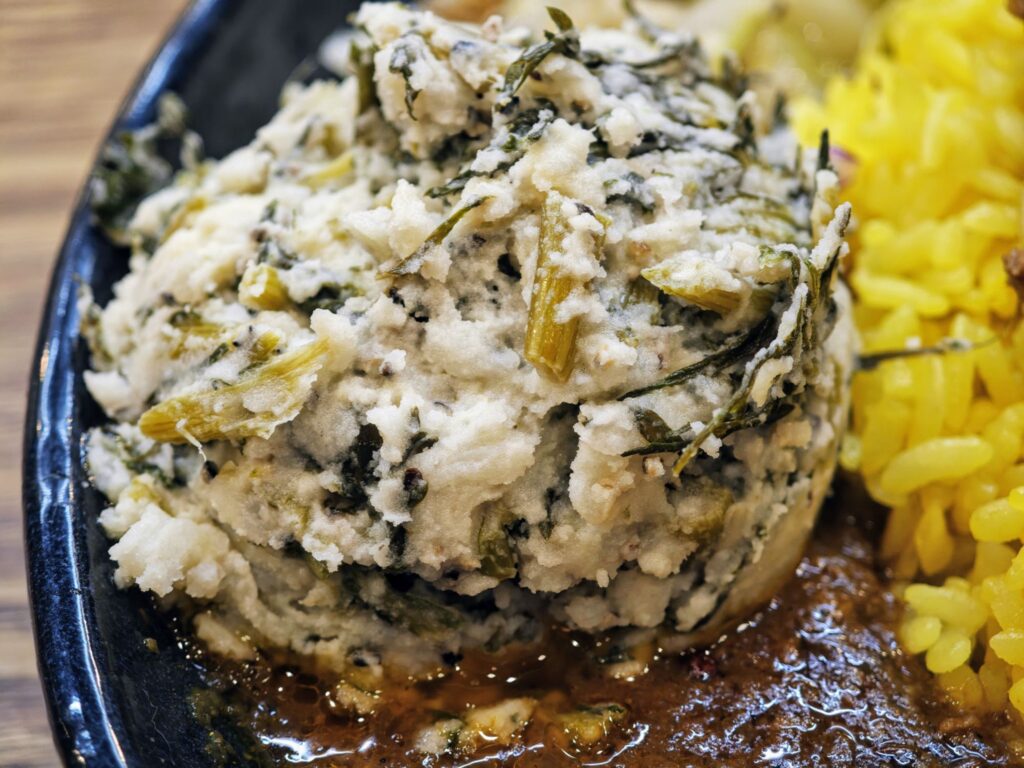 高円寺「スパイスカレー青藍」の春菊ポテトサラダ